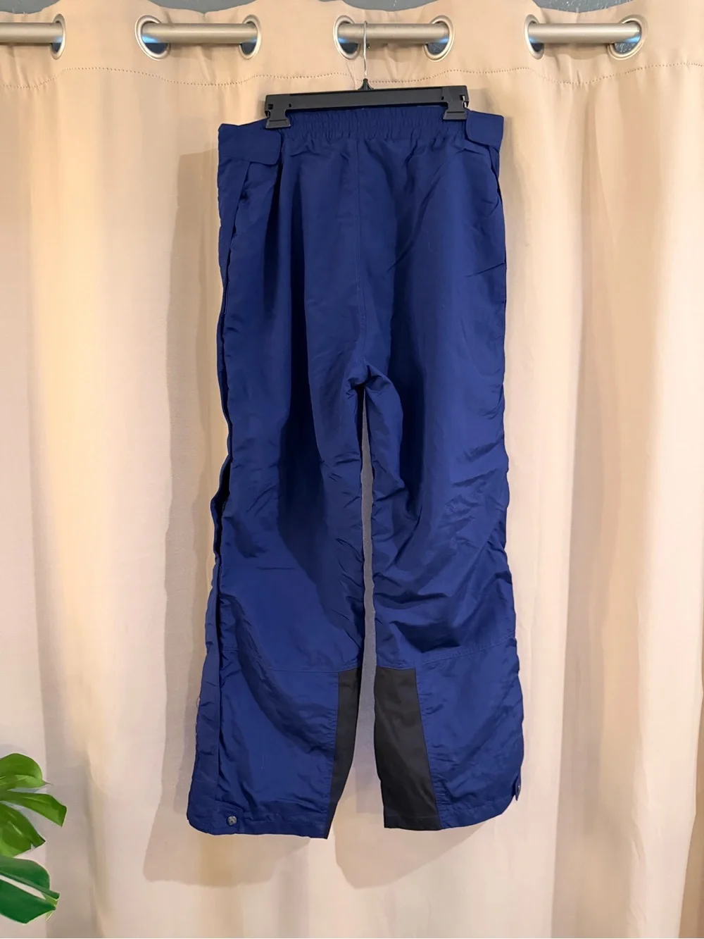 The North Face Blue and Black Cargo Snow Pants - Outdoor Utility
